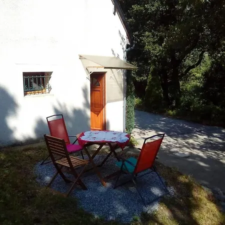 Duplex At The Foothills Of The Pyrenees Apartment Geu Exterior photo